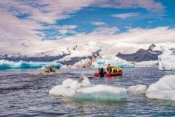  J&ouml;kuls&aacute;rl&oacute;n-gletsjerlagune per zodiac