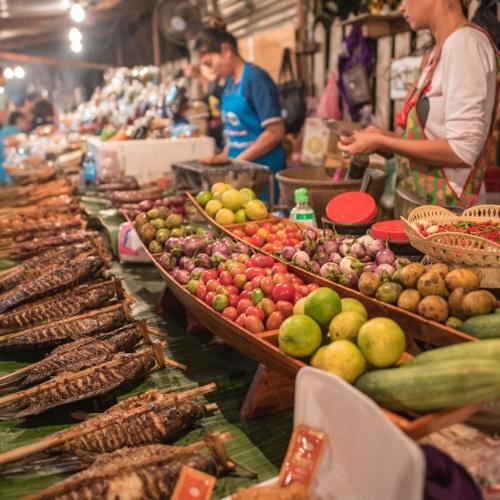 Laos, eten op markt