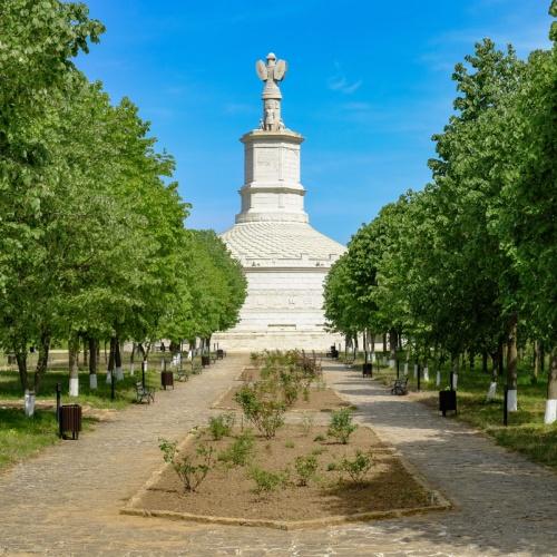 Adamclisi, Adamclisi monument